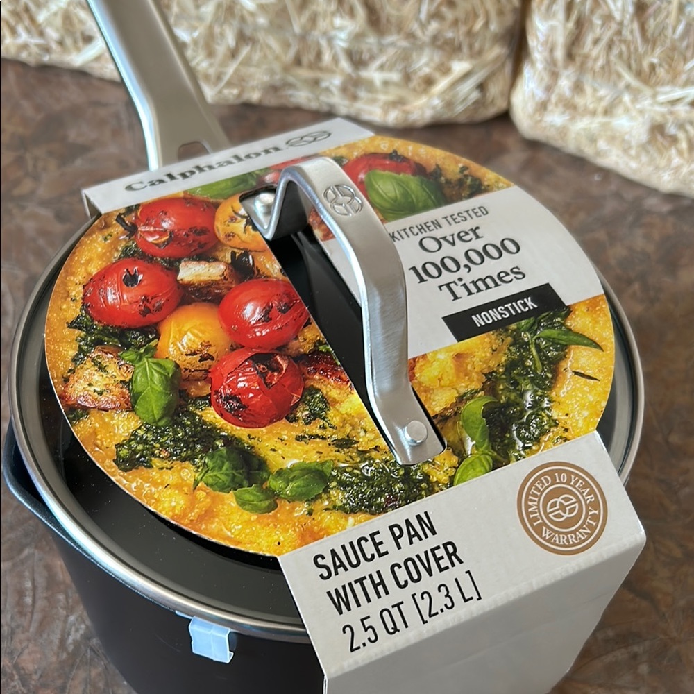 Calphalon 2.5 Qt Sauce Pan with Cover